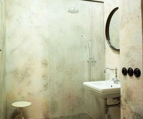 ذا إيميرالد شقة براغ