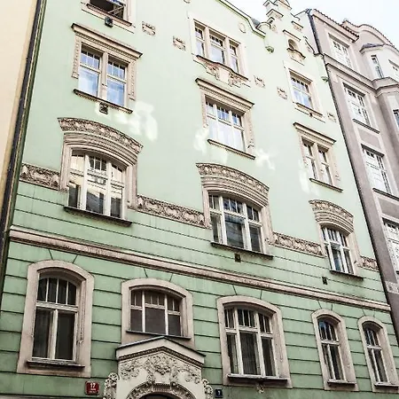 The Emerald アパート